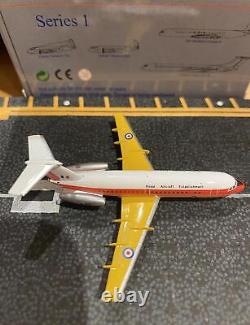 ACXX105 RARE Aeroclassics Royal Aircraft Est BAC-1-11 Model Airplane