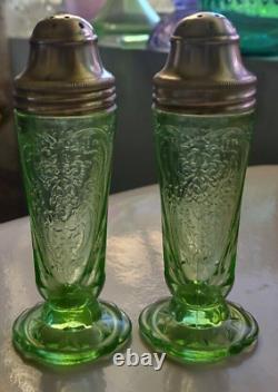 Hazel Atlas ROYAL LACE GREEN SALT & PEPPER SHAKERS EXC. VERY RARE STUNNING