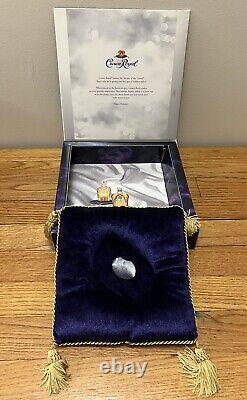 RARE CROWN ROYAL Velvet Display Pillow Whiskey Liquor Holder UNUSED with GOOD BOX