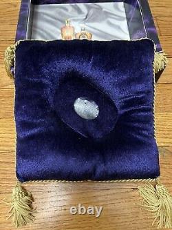 RARE CROWN ROYAL Velvet Display Pillow Whiskey Liquor Holder UNUSED with GOOD BOX