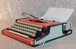 Rare 1970 Elite Italic Font Olympia Traveller de Luxe Typewriter W New Ribbons