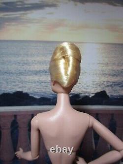 Rare HTF Fashion Royalty Lights Camera Royal Veronique Nude Blond New Body