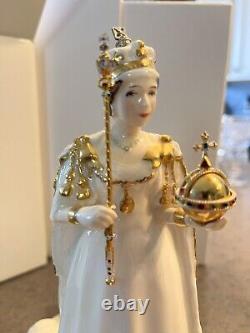 Rare Royal Doulton Figure Her Majesty Queen Elizabeth II HN 4372 Golden Jubilee