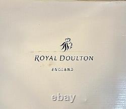 Rare Royal Doulton HN5112 Santa's Finishing Touch with Original Box Excellent