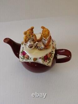 Rare Vintage Royal Albert Old Country Roses Cardew Designed Teapot. Bears