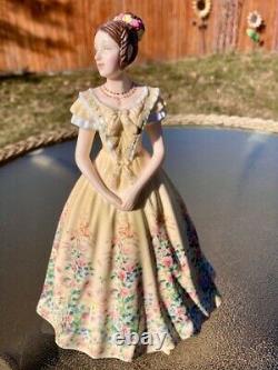 Royal Doulton 9 Queen Victoria Figurine Young Queens NEW! Rare HN5705