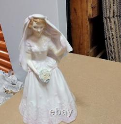 Vintage Royal Doulton Figurine The Bride 8.5 HN 2166 Made In England Rare